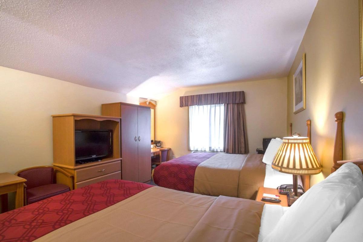 Econo Lodge Manchester Center - Housity