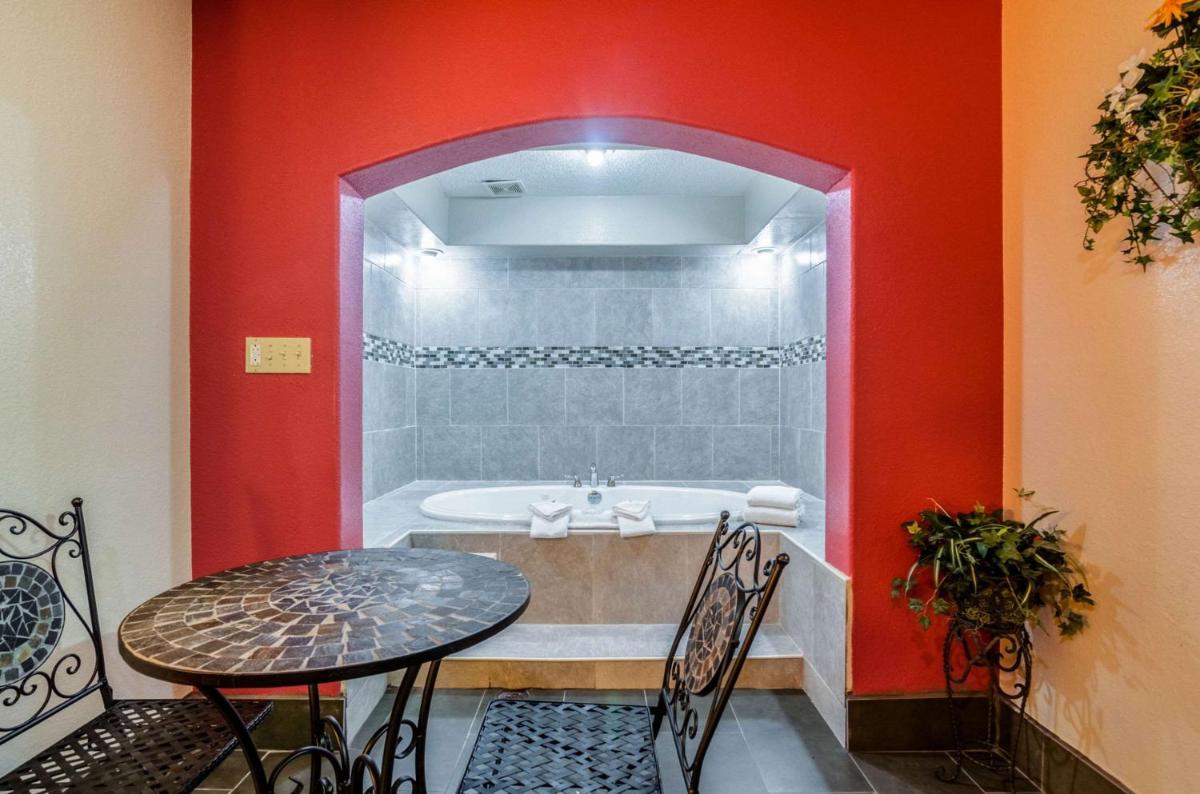 Quality Inn South - Housity