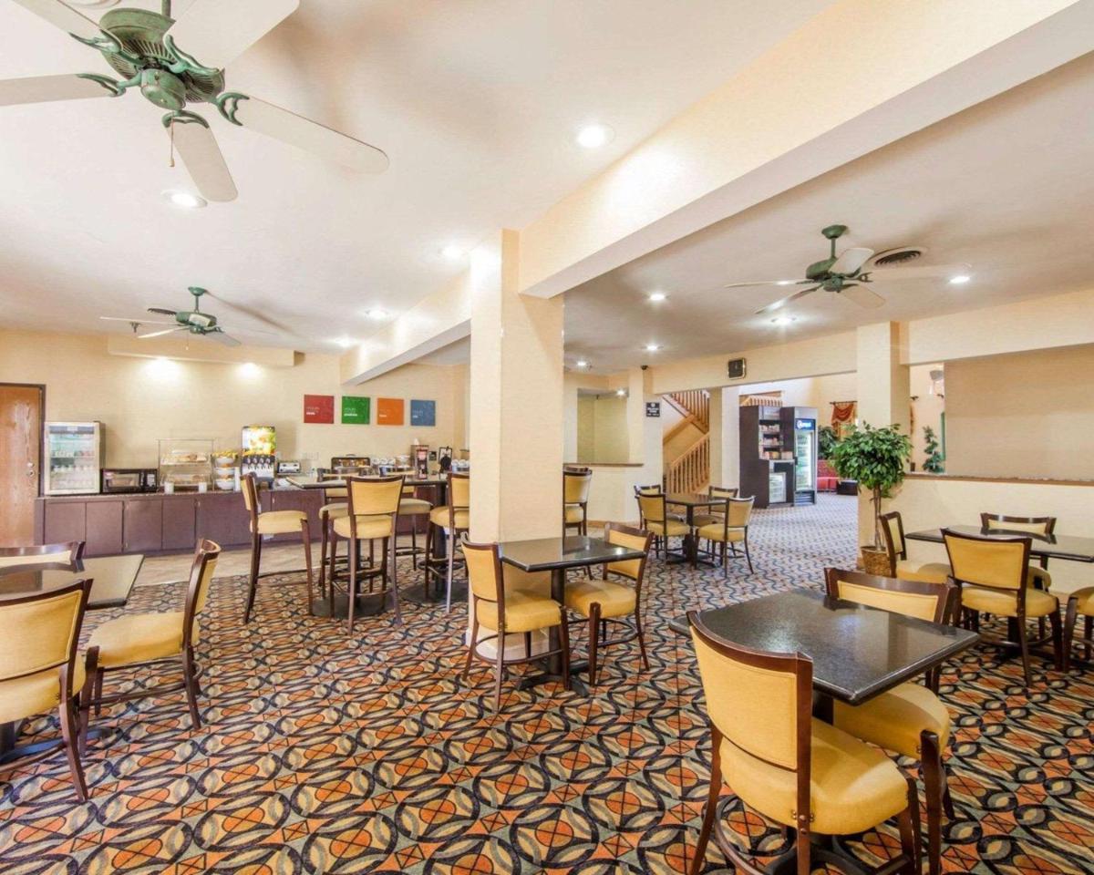 Comfort Suites London South - Housity