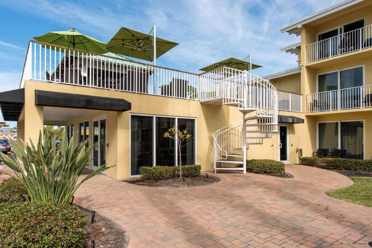 Treasure Island Hotel and Marina - Housity