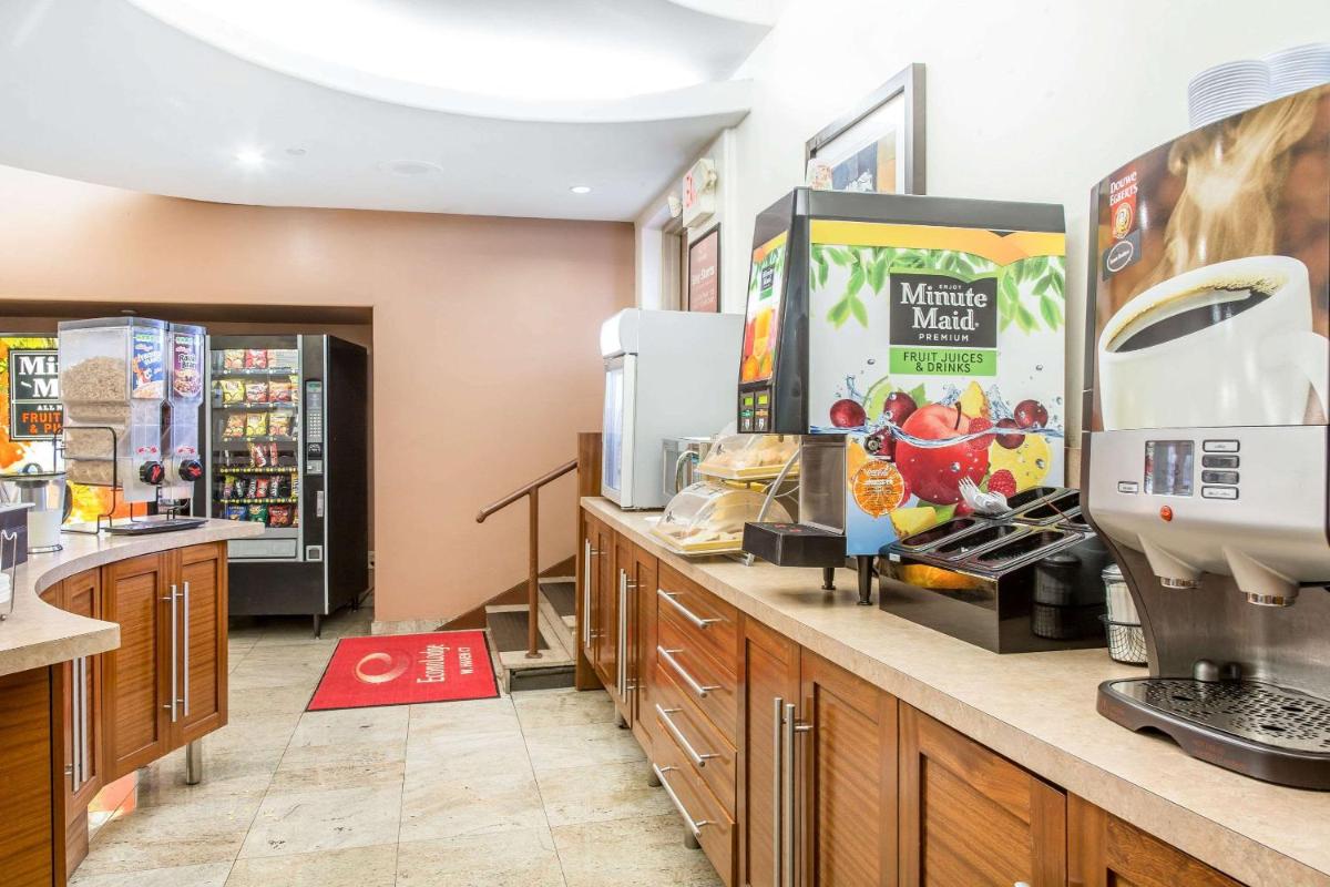 Econo Lodge - Housity