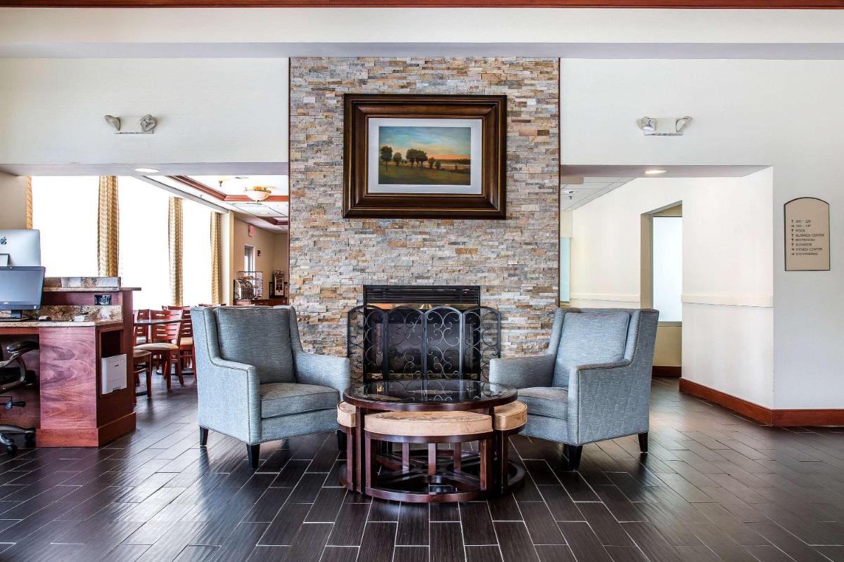 Suitetrails - Clarion Hotel & Suites Hamden - New Haven