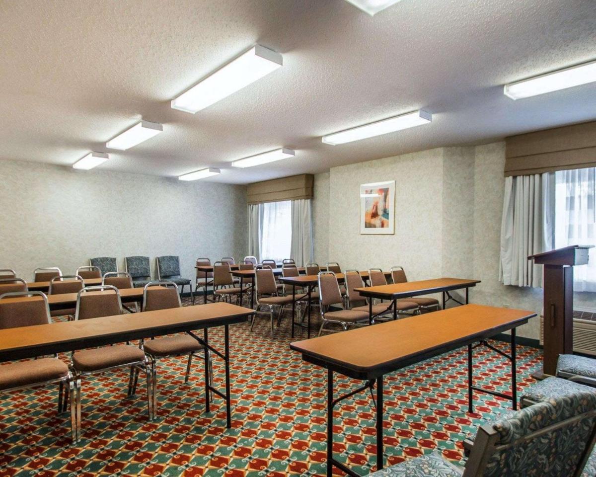 Sleep Inn & Suites Niantic North - Housity