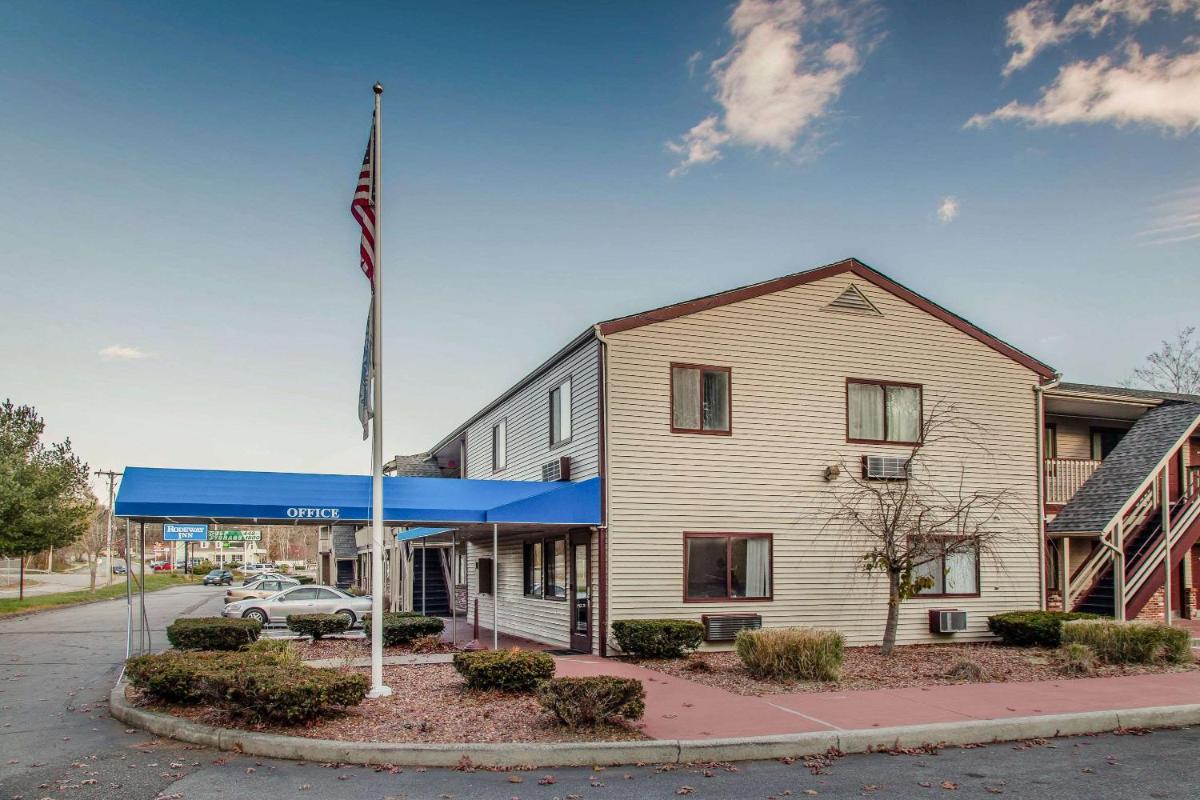 Suitetrails - Rodeway Inn Groton