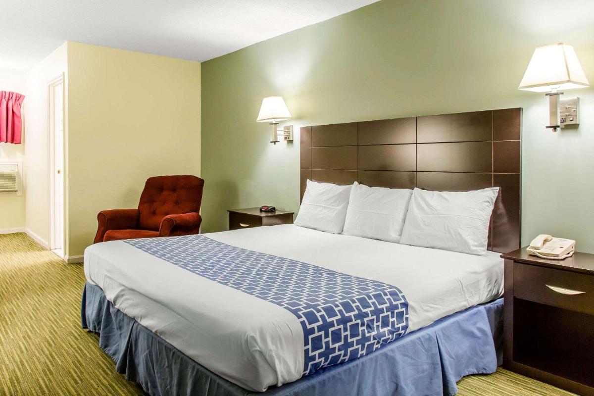 Suitetrails - Rodeway Inn Groton