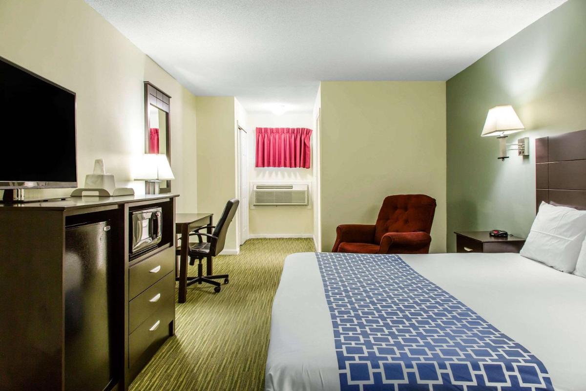 Suitetrails - Rodeway Inn Groton