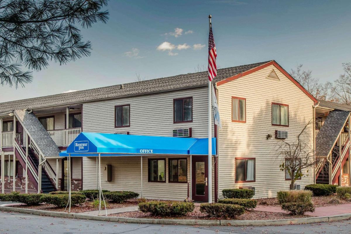 Suitetrails - Rodeway Inn Groton