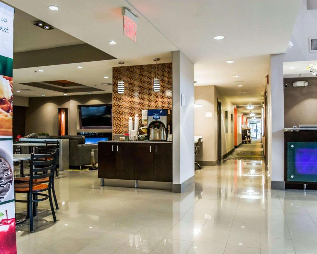 Quality Suites Fort Myers I-75 - Housity