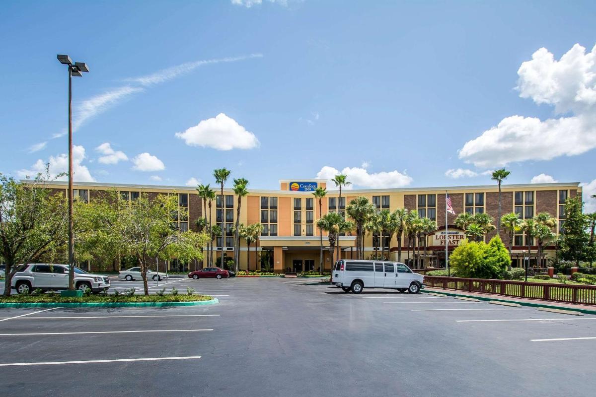 Comfort Inn & Suites Kissimmee by the Parks - Housity