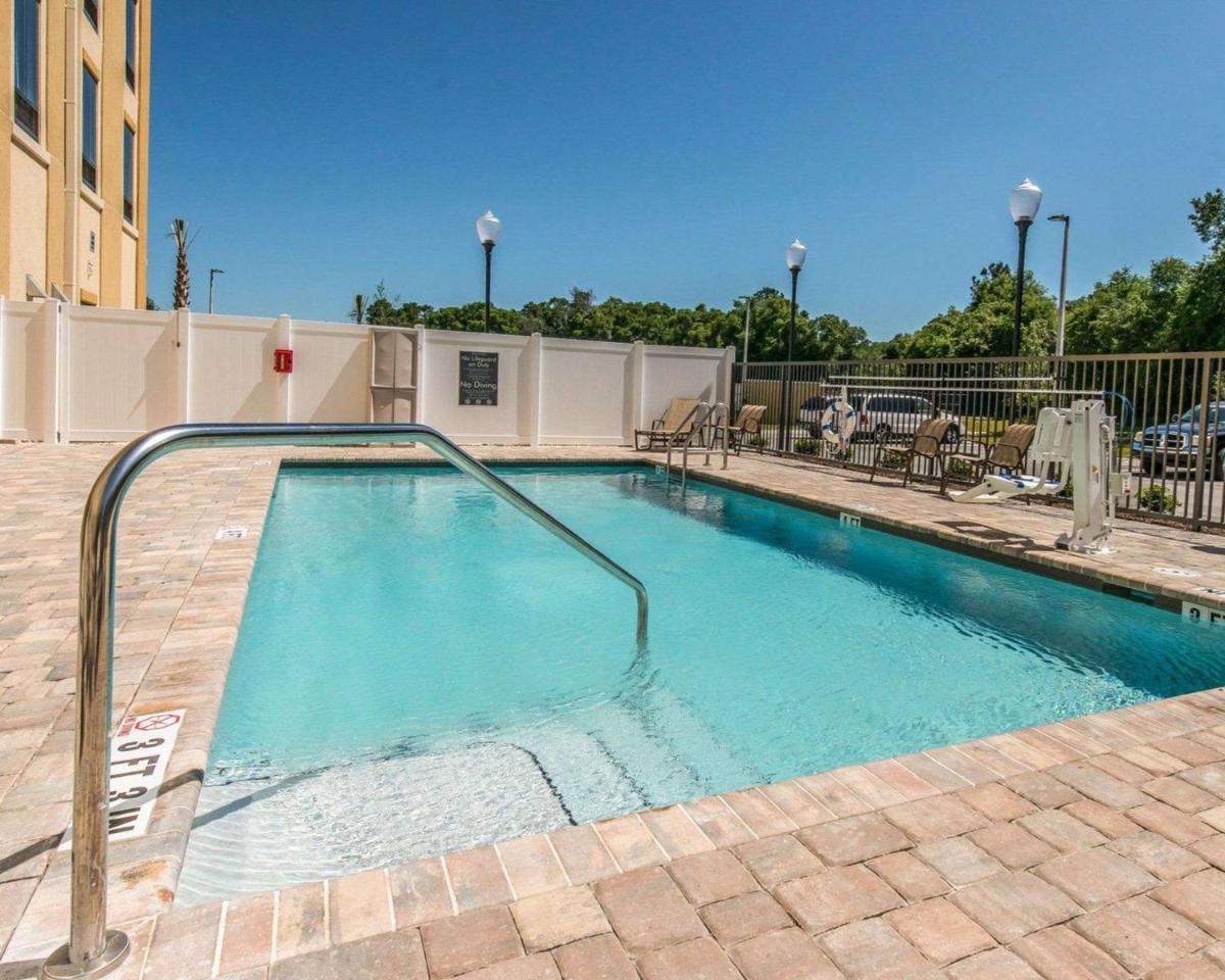 Comfort Suites Dunnellon near Rainbow Springs - Housity