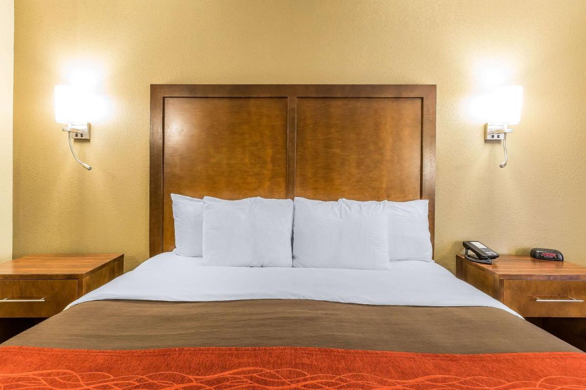 Comfort Inn & Suites - Housity