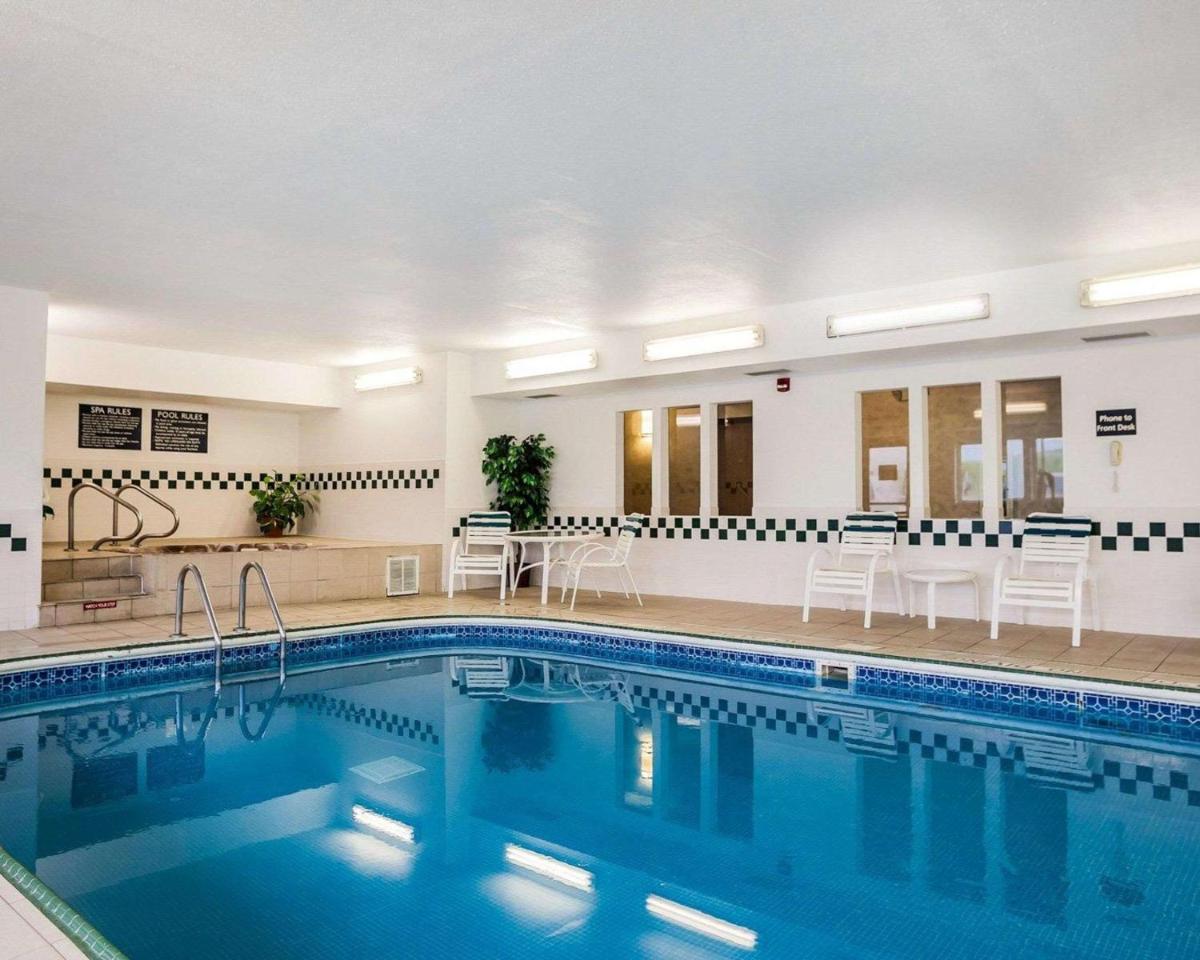 Quality Inn & Suites Des Moines Airport - Housity
