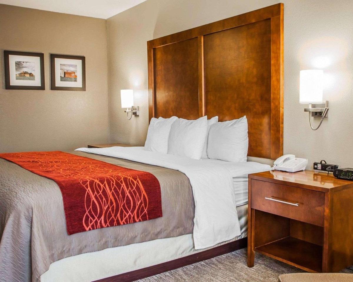 Comfort Inn Marshalltown South - Housity