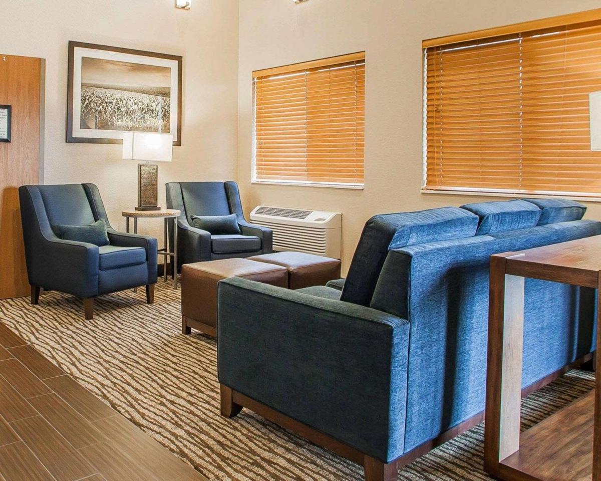 Comfort Inn Marshalltown South - Housity