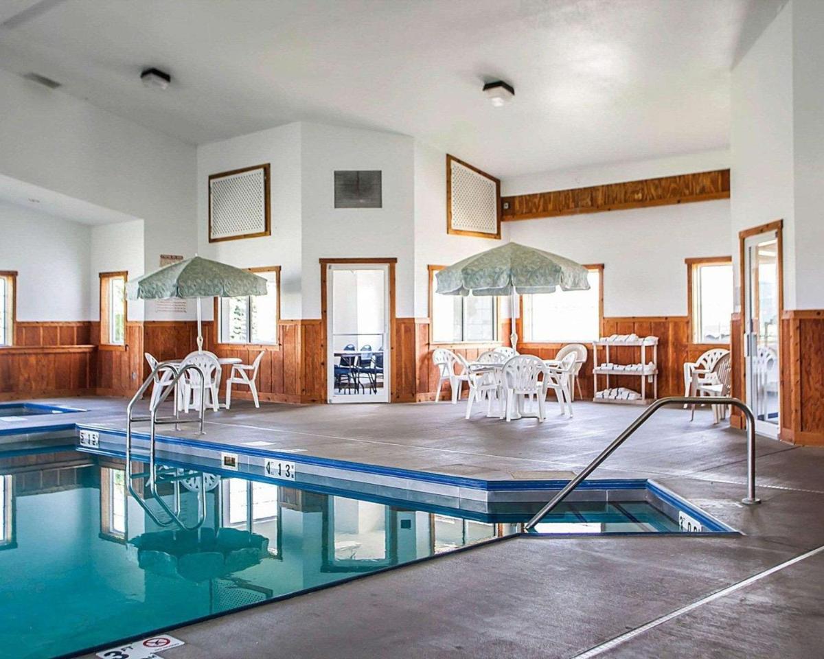 Quality Inn & Suites Eldridge Davenport North - Housity