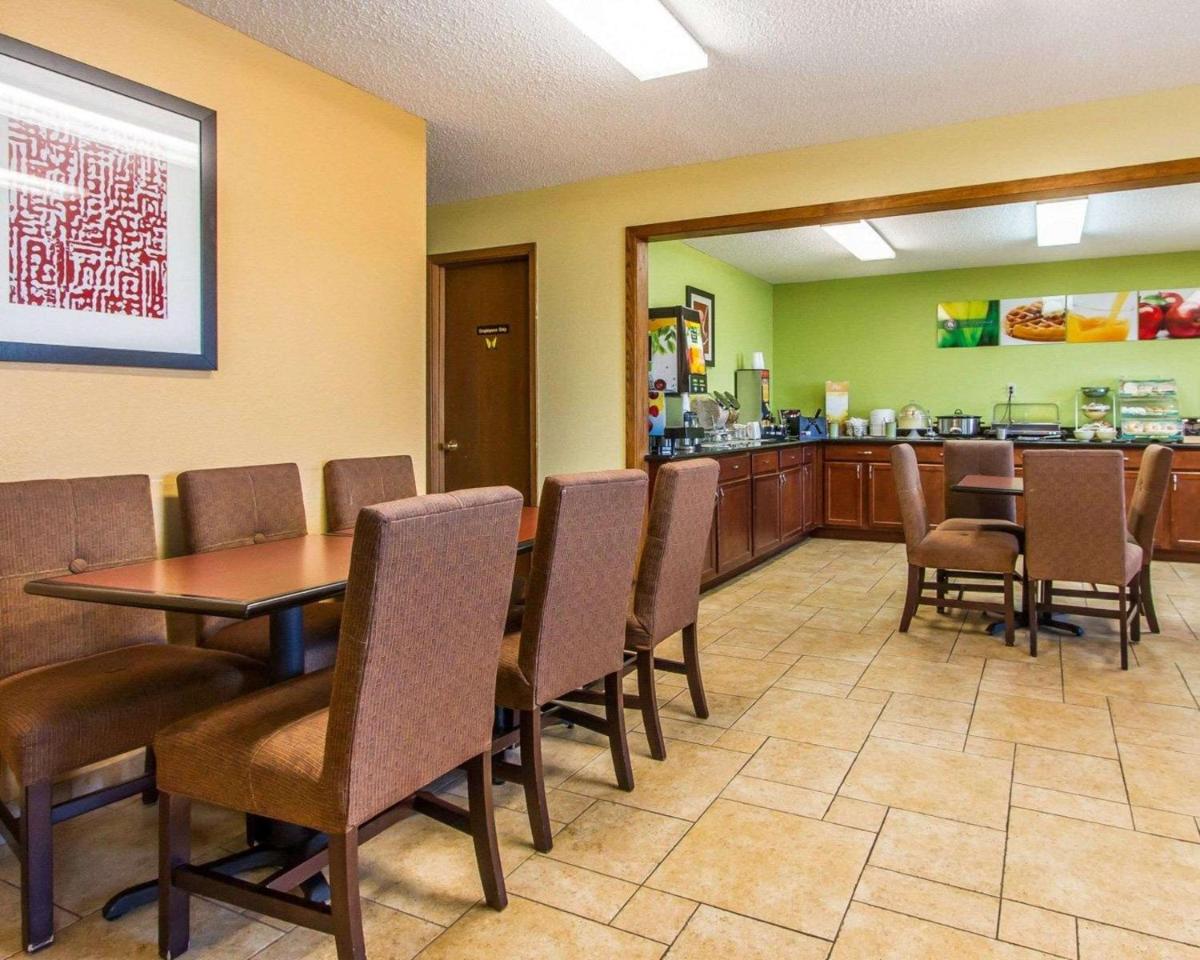 Quality Inn & Suites - Housity