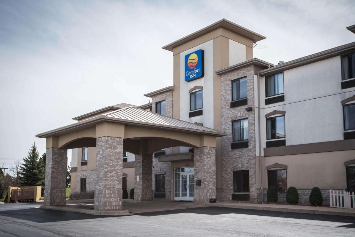 Comfort Inn Crystal Lake - Algonquin - Housity