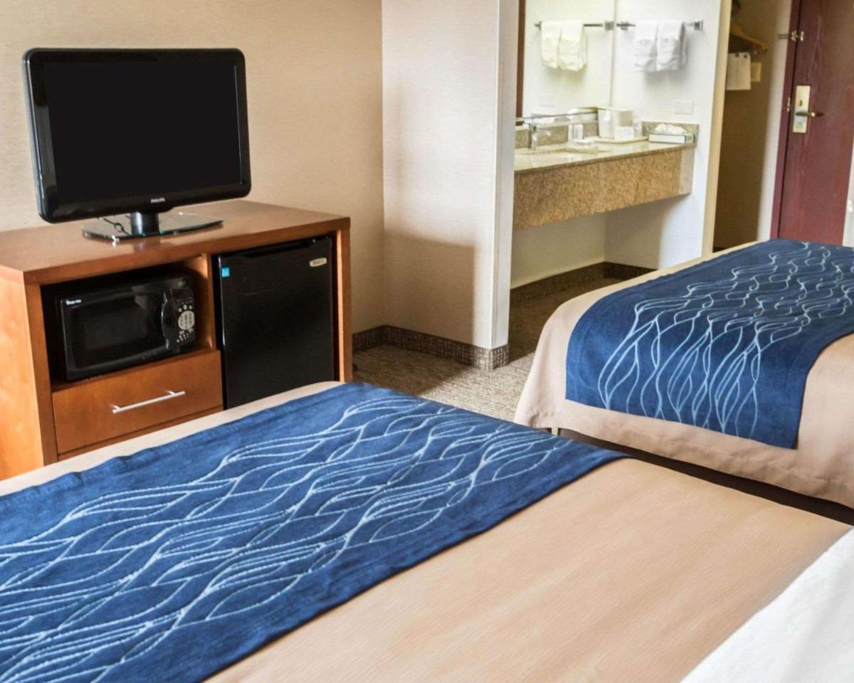Comfort Inn Crystal Lake - Algonquin - Housity