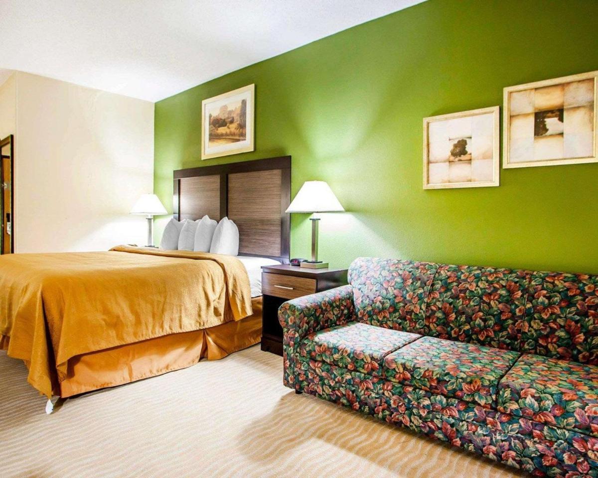 Quality Inn & Suites Champaign North - Urbana - Housity