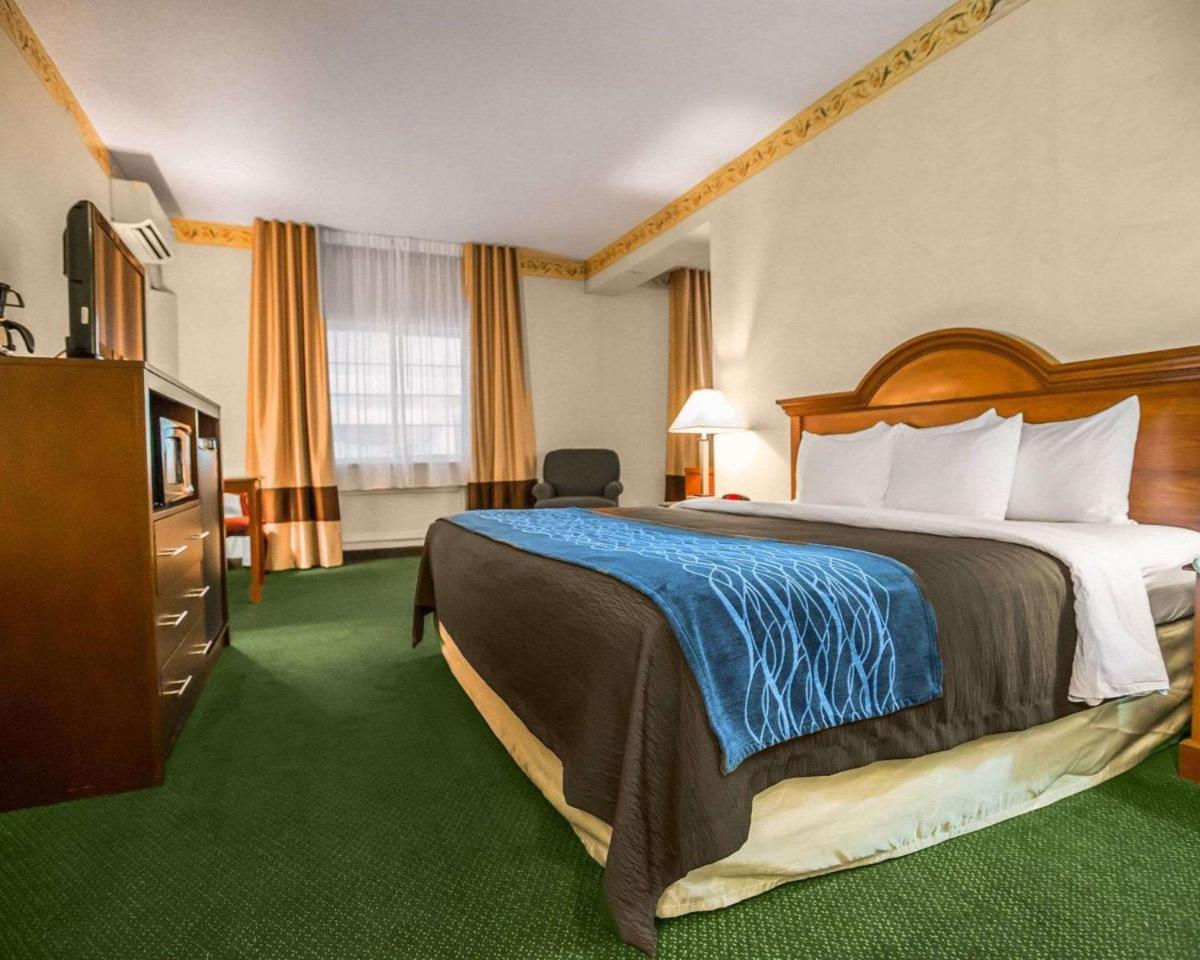 Quality Inn & Suites Dixon near I-88 - Housity