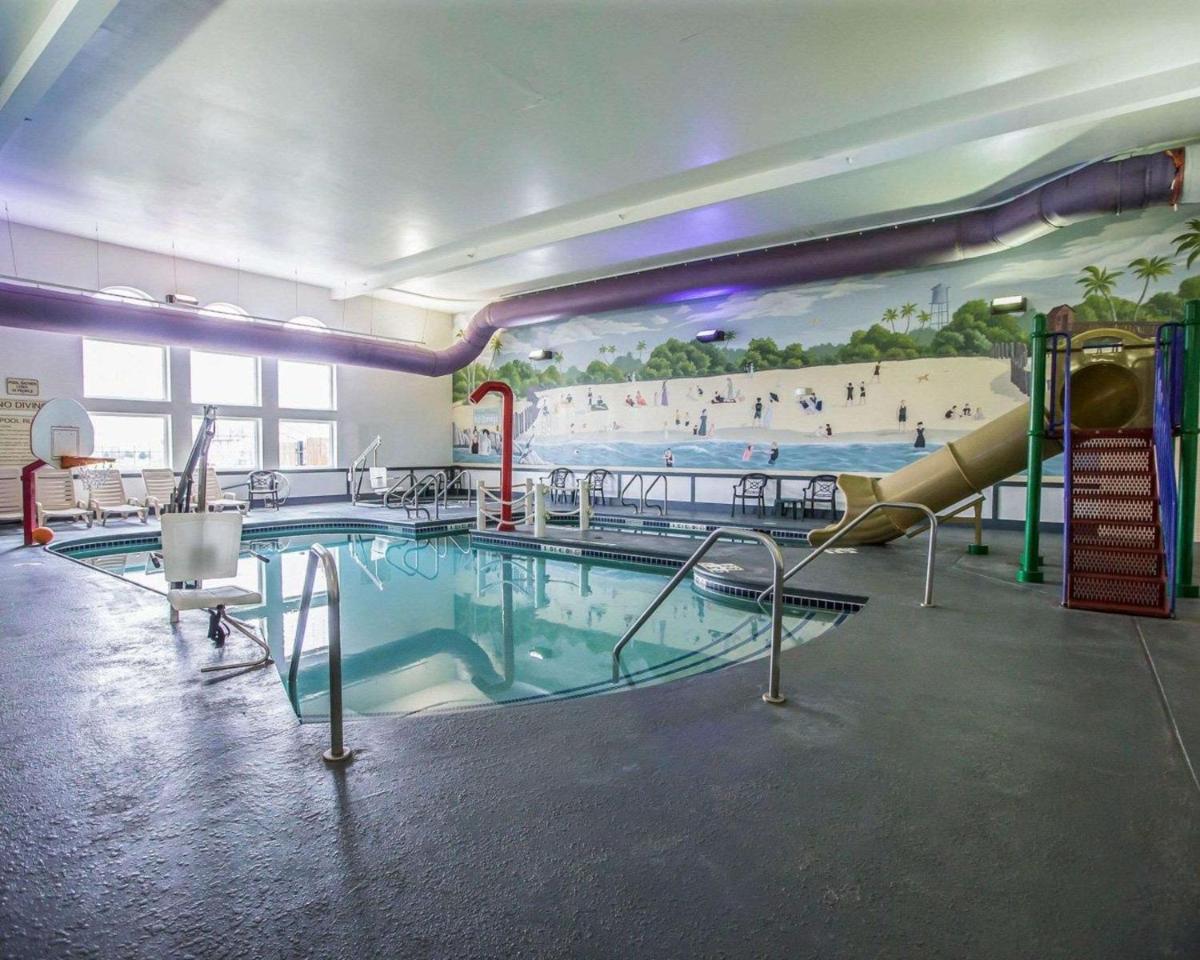 Quality Inn & Suites Dixon near I-88 - Housity