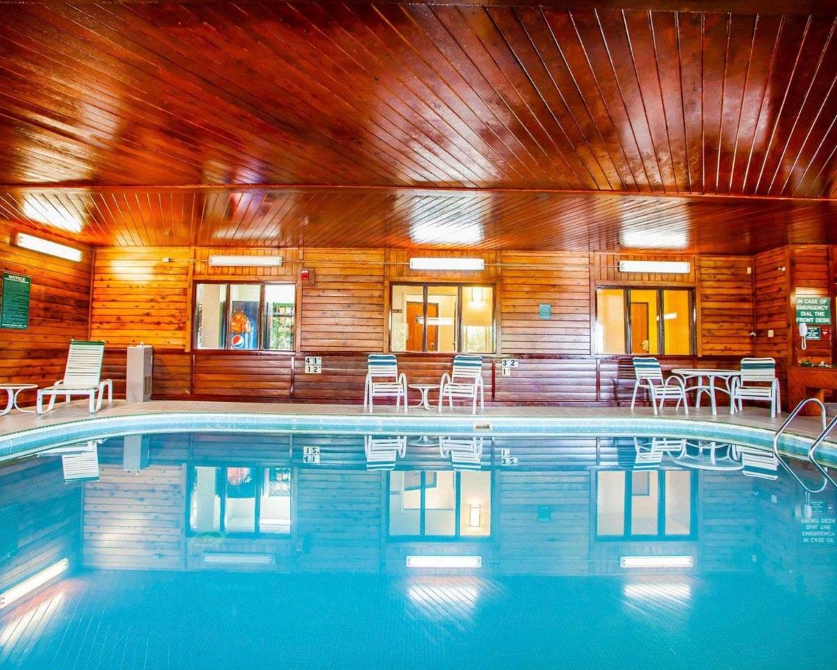 Quality Inn & Suites Champaign North - Urbana - Housity