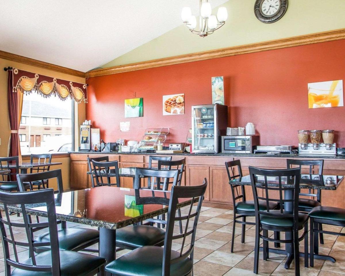 Quality Inn Morton at I-74 - Housity