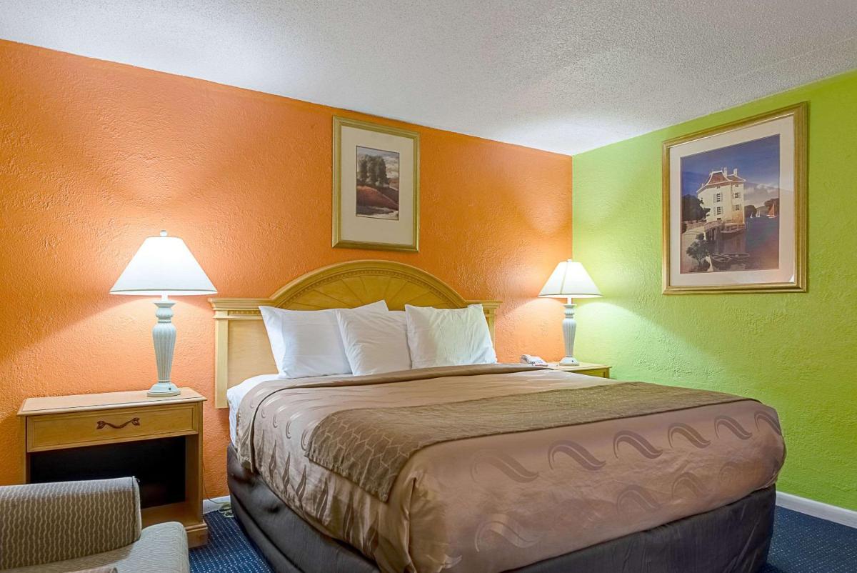 Highway Inn - Housity