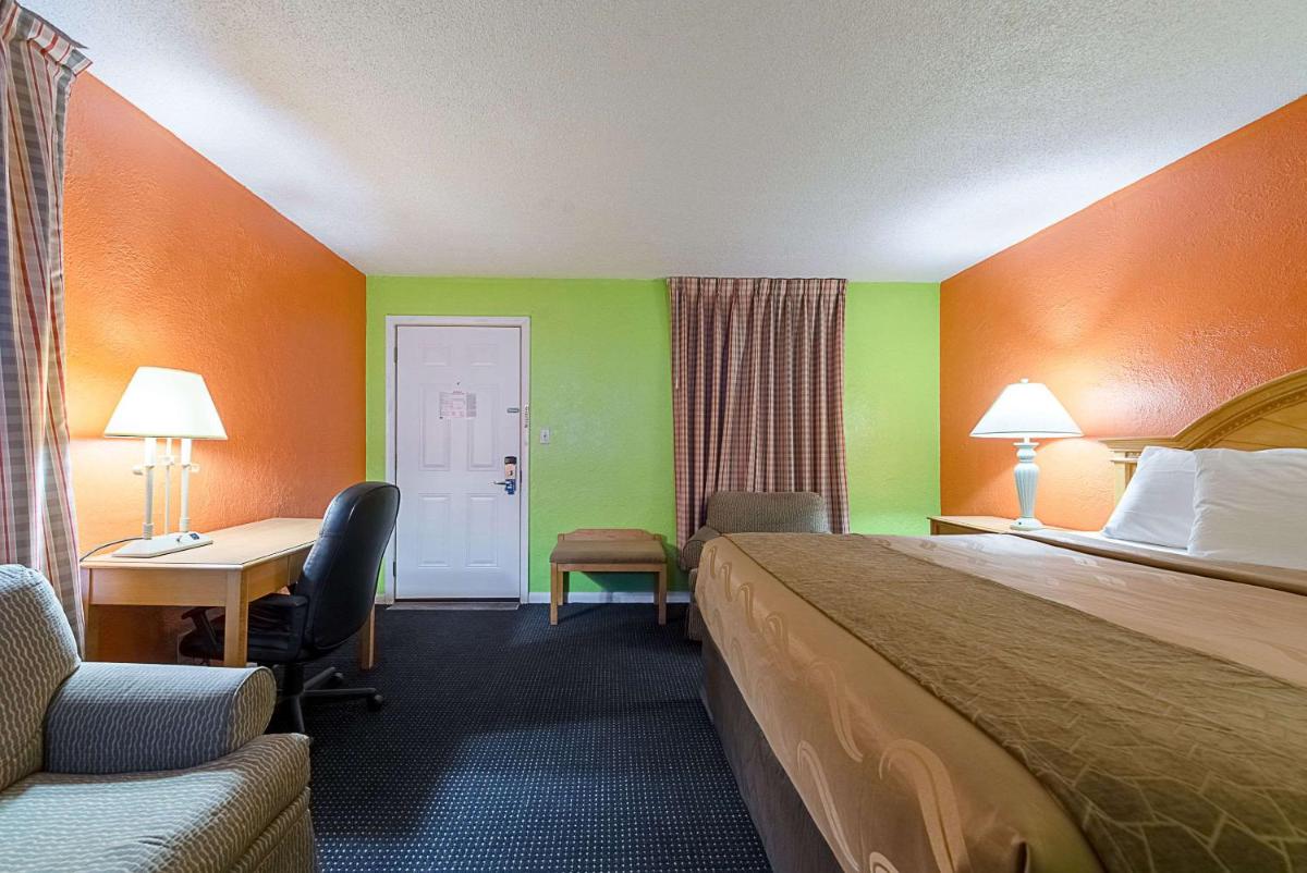 Highway Inn - Housity