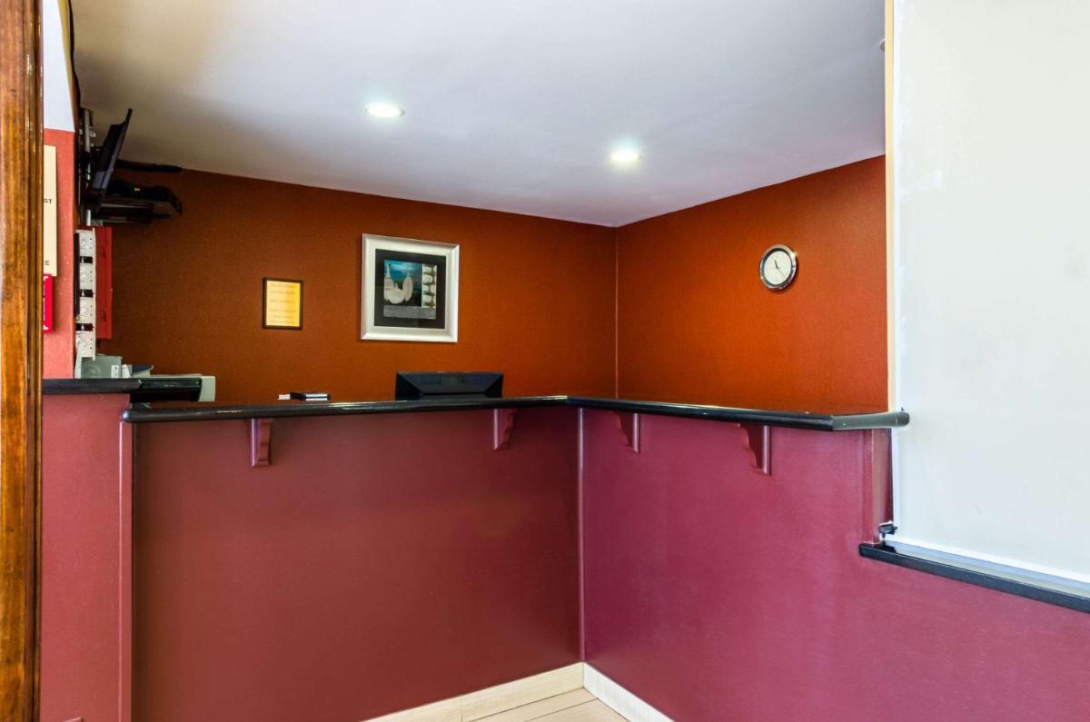 Fairbridge Inn Express Pittsfield - Housity