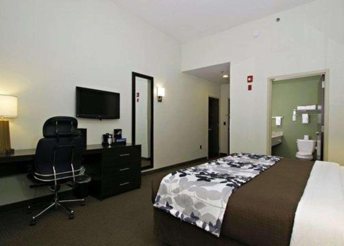 Sleep Inn & Suites Downtown Inner Harbor - Housity