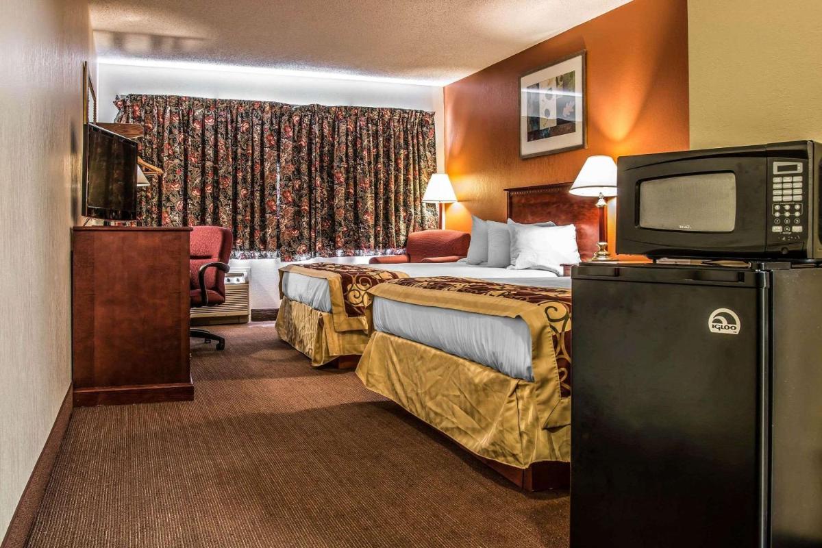 Rodeway Inn Muskegon Airport - Housity