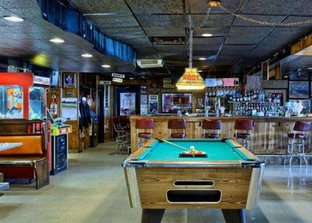 Rodeway Inn Muskegon Airport - Housity