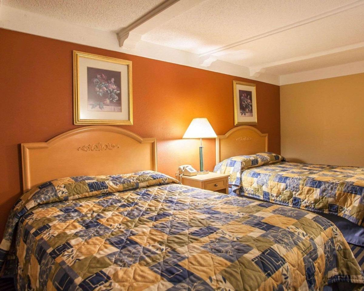 Relax Inn Saint Charles - Housity