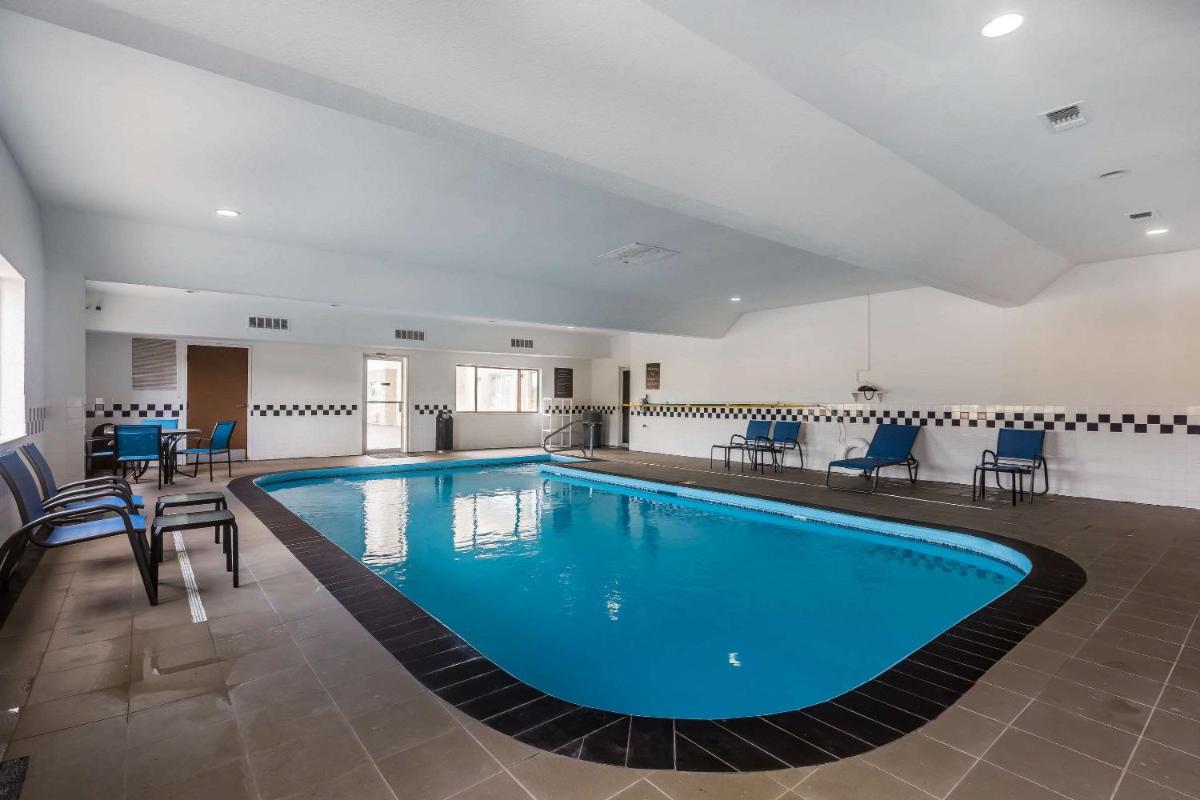 Comfort Inn & Suites Crystal Inn Sportsplex - Housity