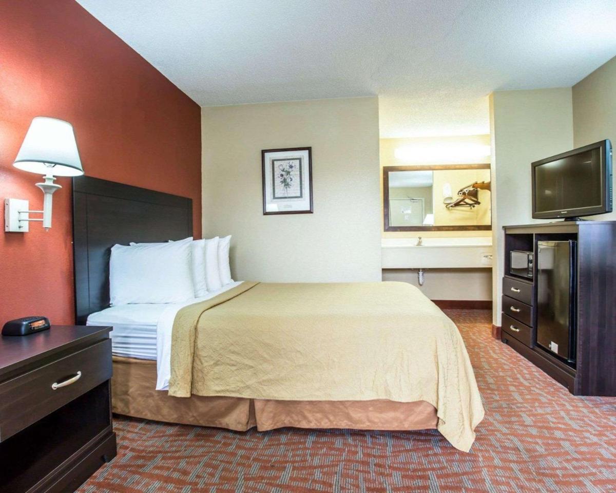 Quality Inn & Suites - Housity