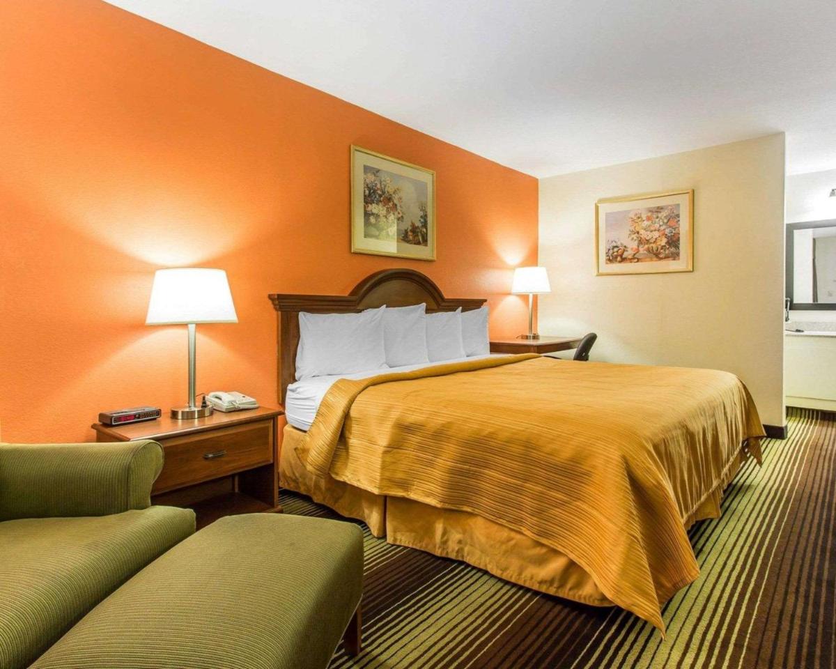 Quality Inn University - Housity
