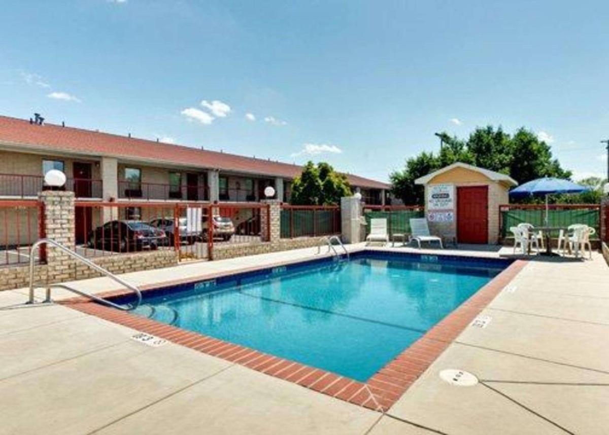Quality Inn & Suites - Hizvo