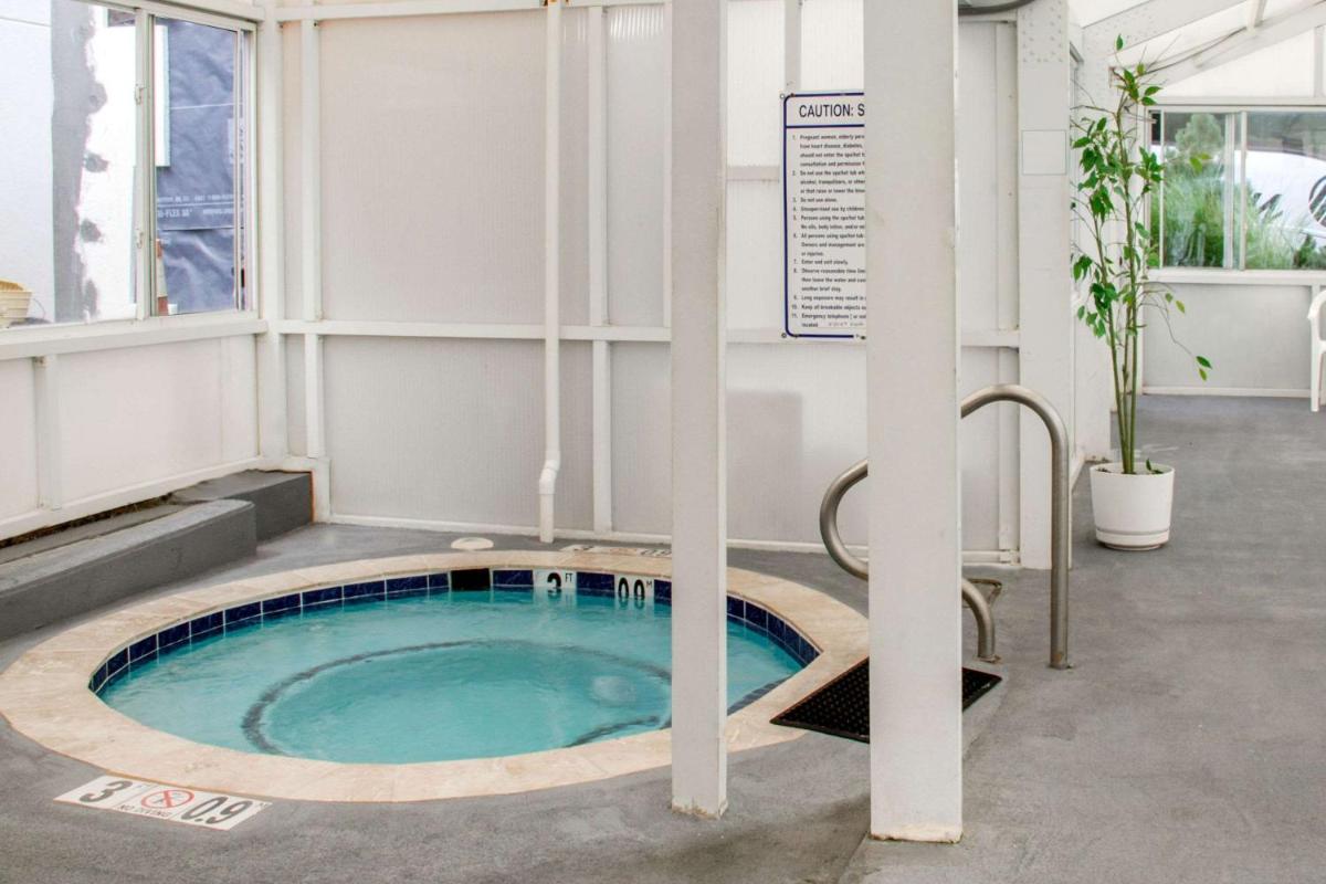 Quality Inn & Suites Maggie Valley - Cherokee Area - Housity