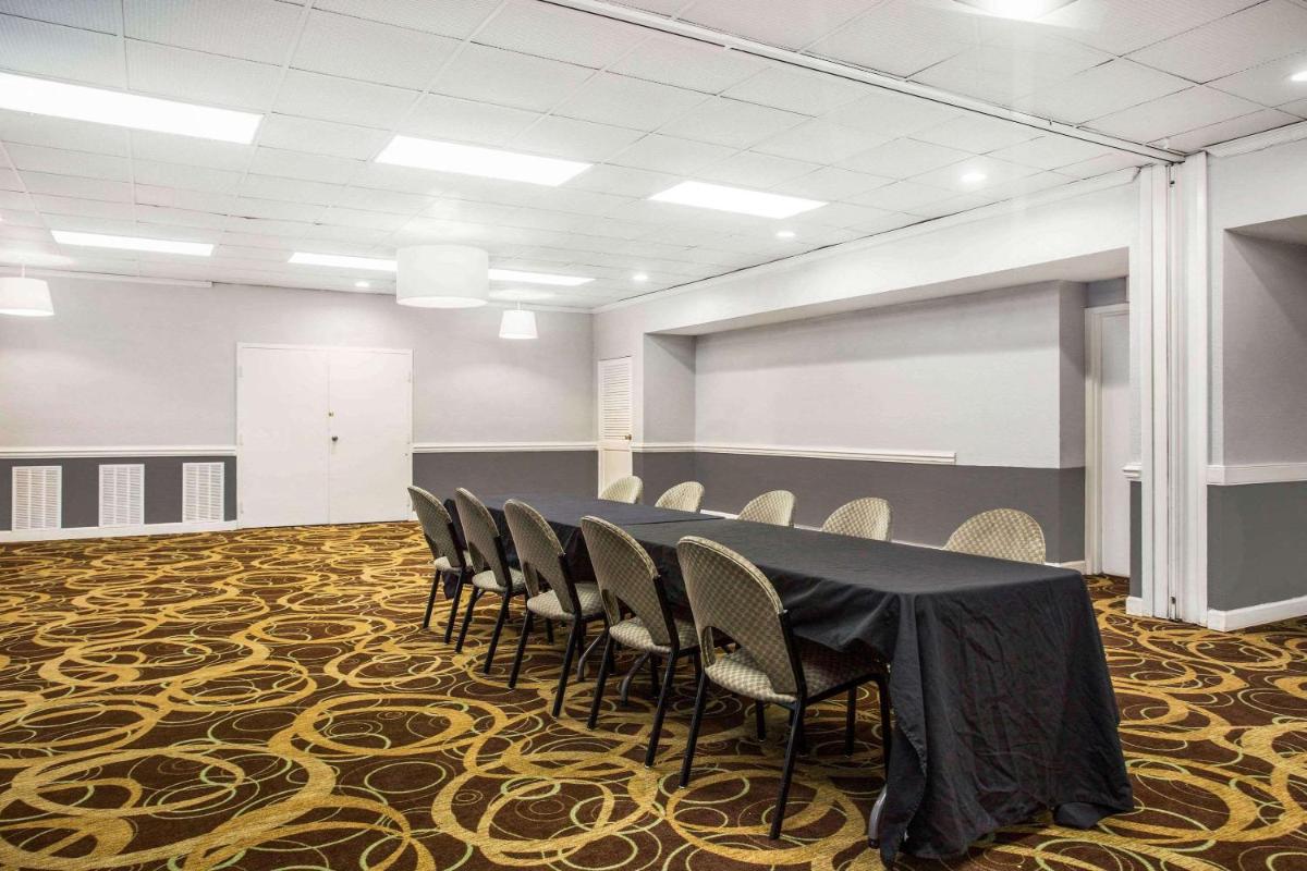 Quality Inn & Suites University Area - Housity