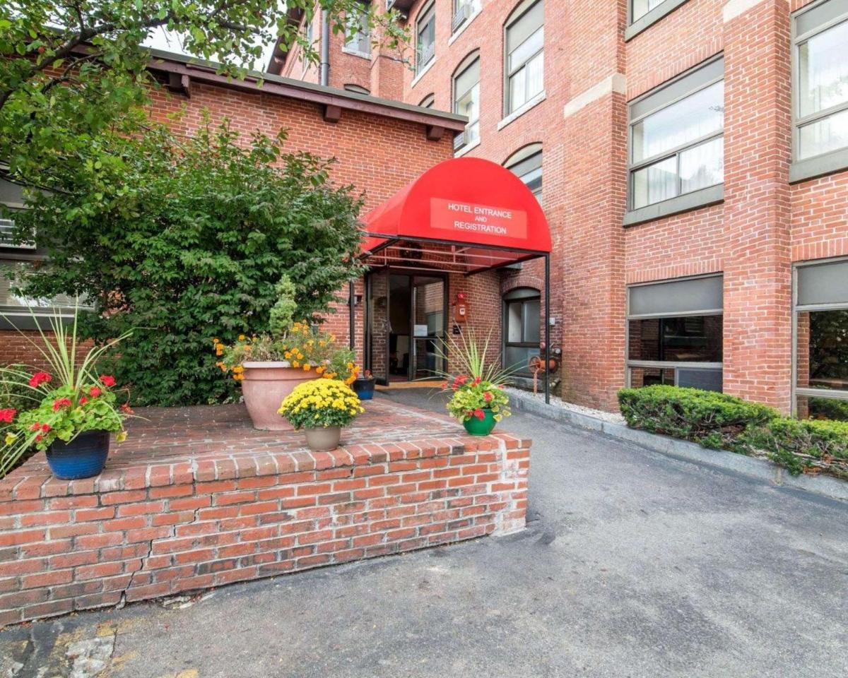 Econo Lodge Manchester - Housity
