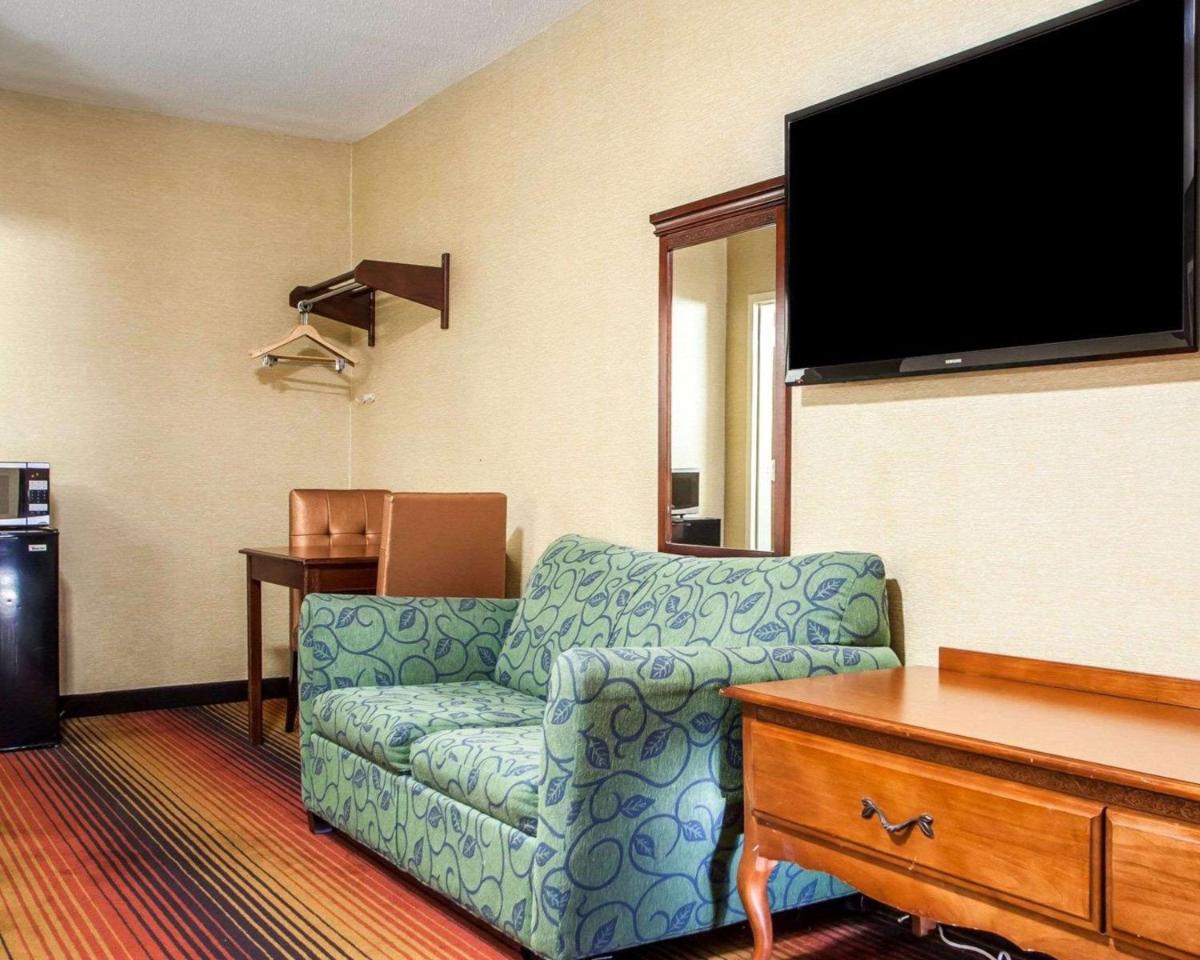 Rodeway Inn - Housity