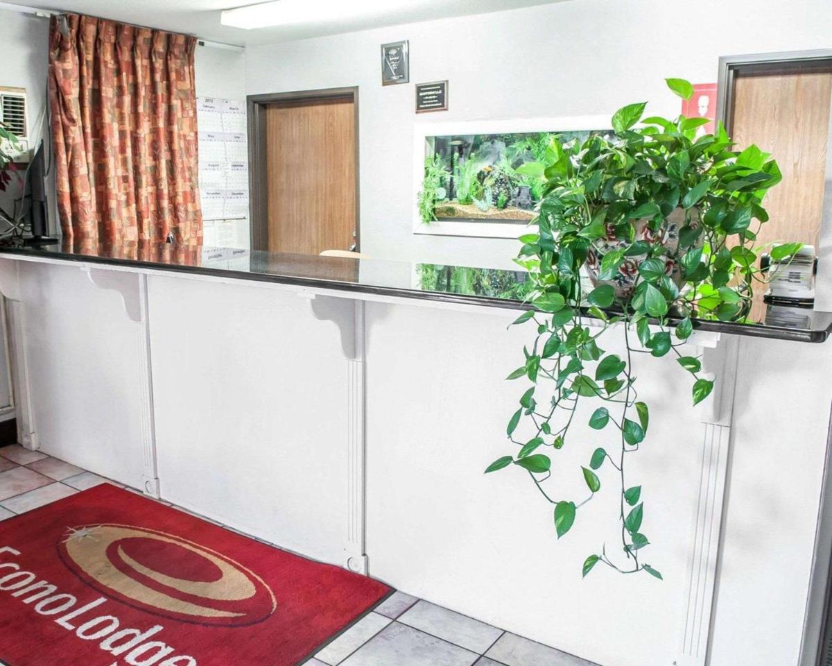 Econo Lodge Las Cruces University Area - Housity