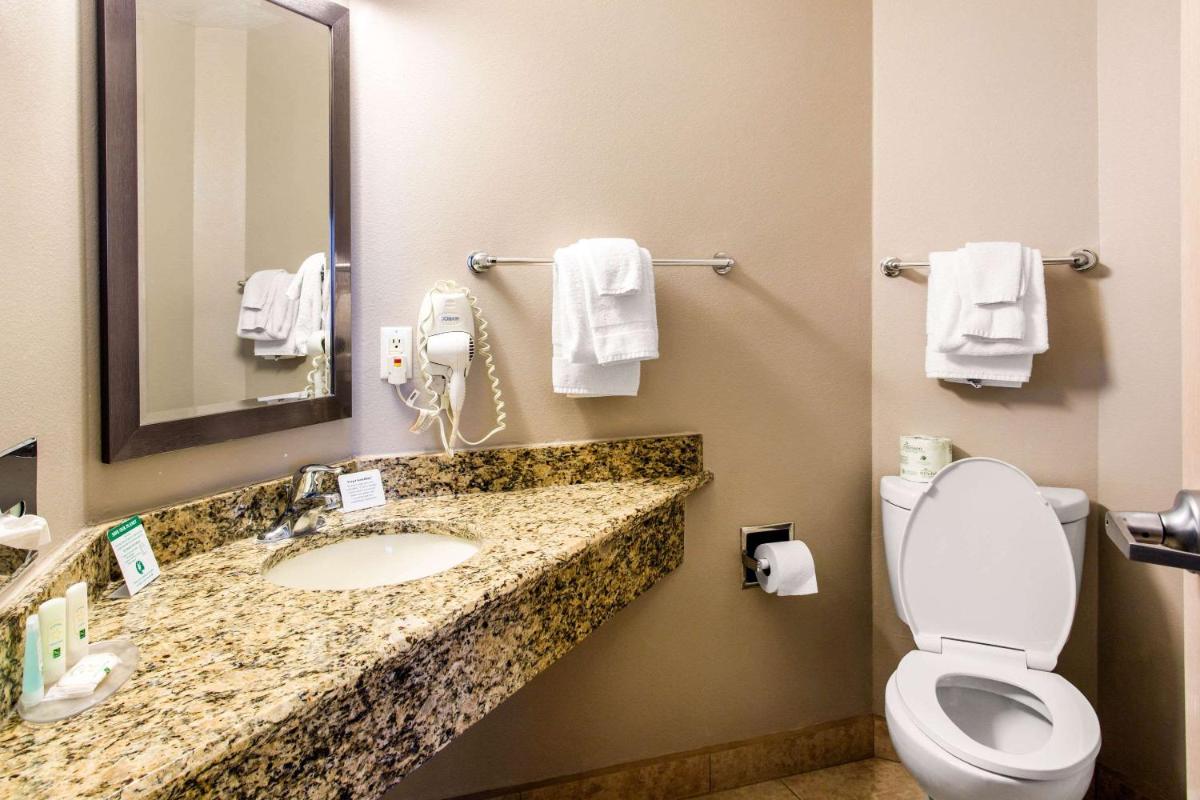 Quality Inn Moriarty - Housity