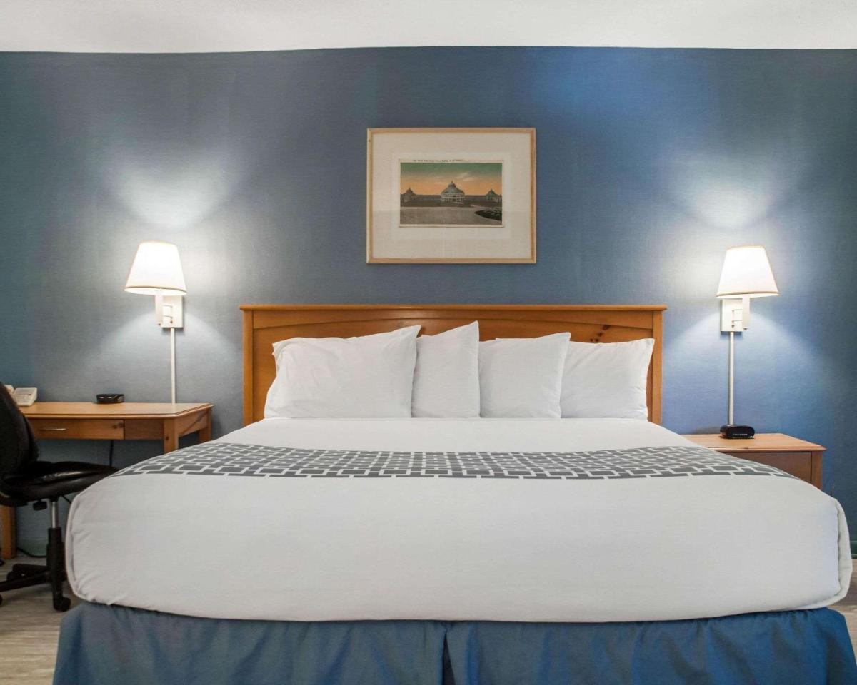 Econo Lodge Buffalo South - Housity