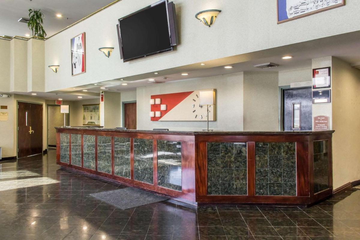 Clarion Hotel & Conference Center - Housity