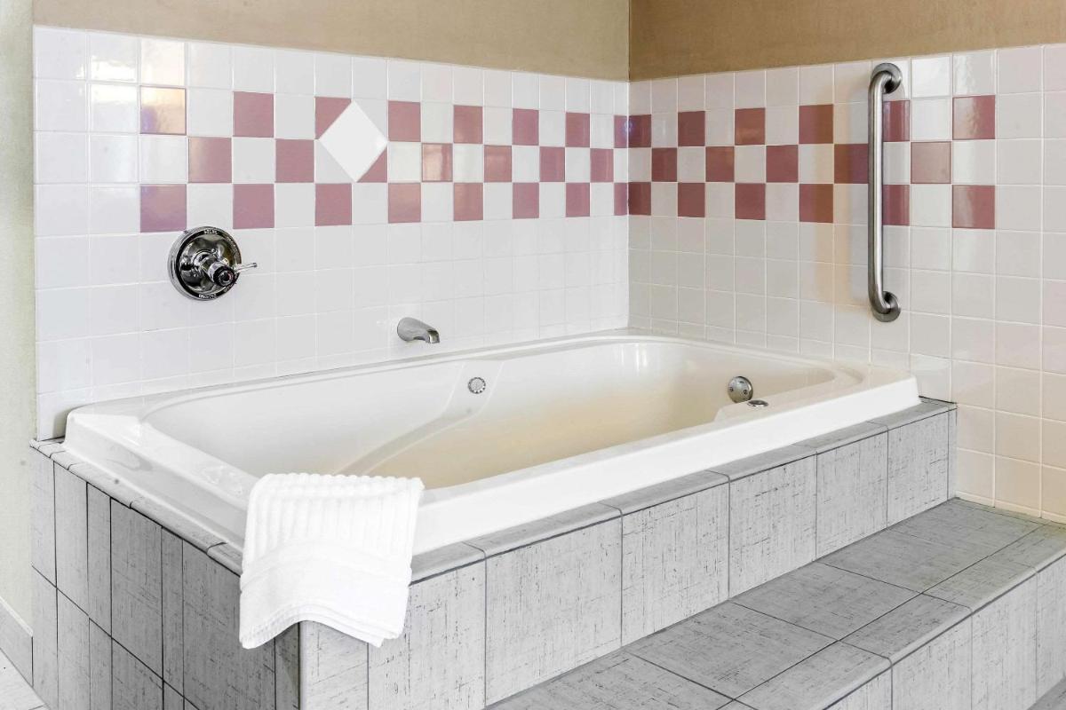 Quality Inn - Housity