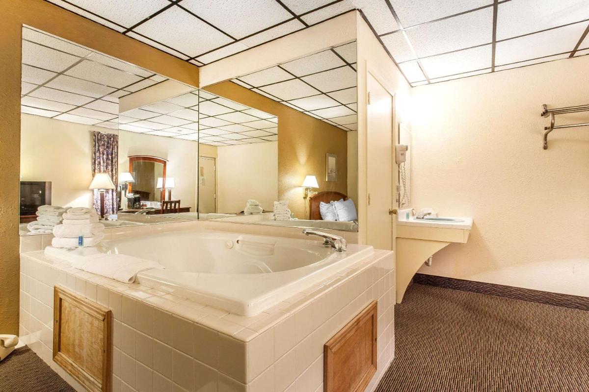 Rodeway Inn Sandusky North - Housity