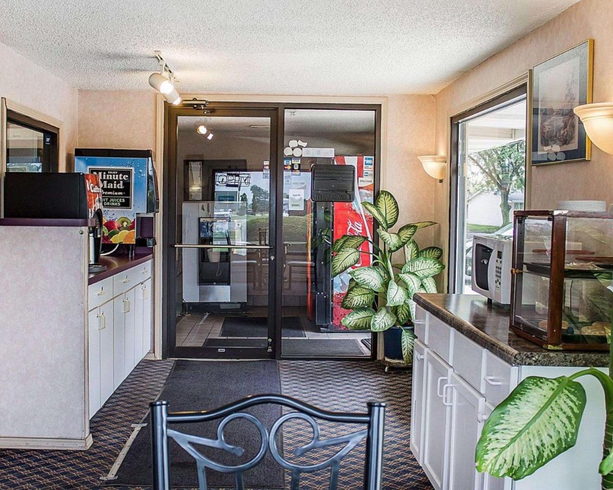 Rodeway Inn - Housity