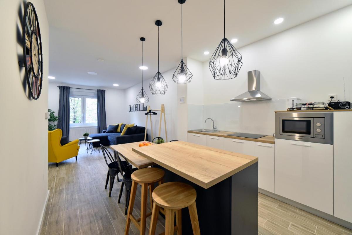 Fishnjak Apartments - Housity